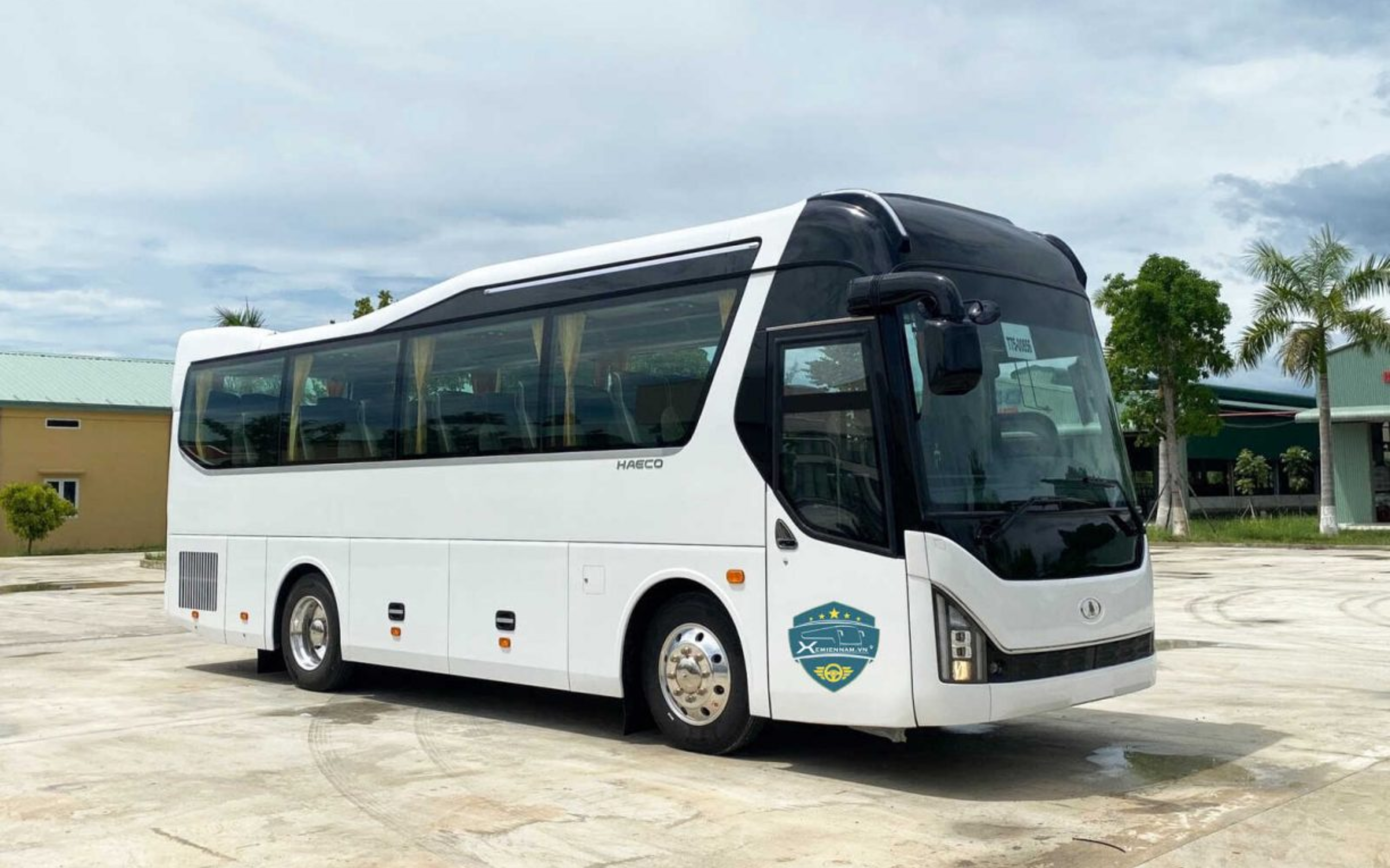 Dich-vu-thue-xe-du-lich-35-cho.