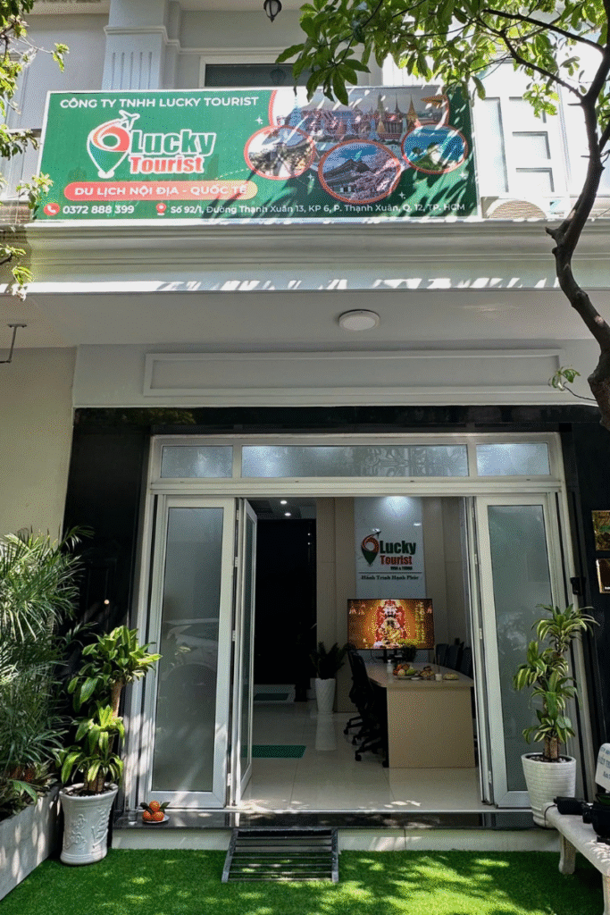 Giới thiệu 2 Công ty du lich Lucky Tourist (2)