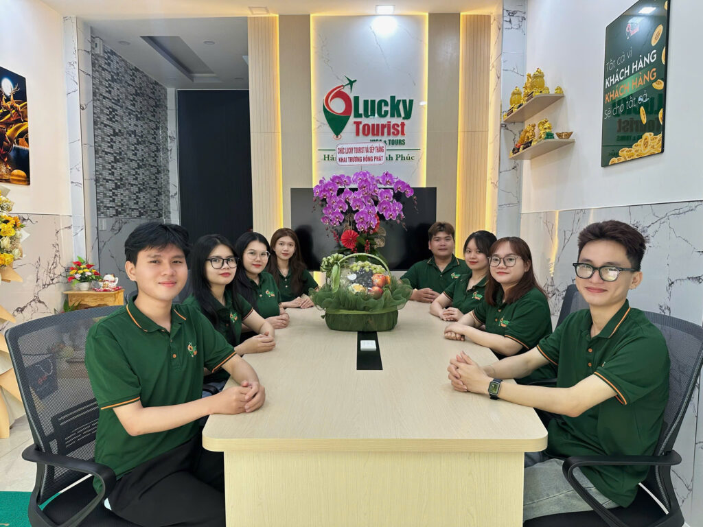 Lucky Tourist hình ảnh nhân viên 2